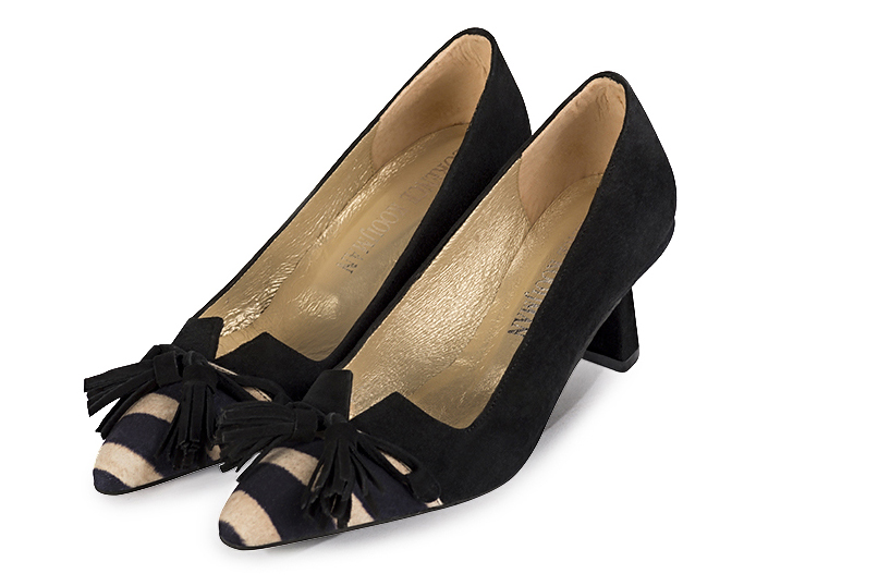 Safari black women's dress pumps, with a knot on the front. Tapered toe. Medium spool heels. Front view - Florence KOOIJMAN